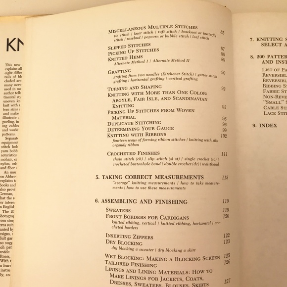 THE COMPLETE BOOK OF KNITTING - Picture 6 of 10